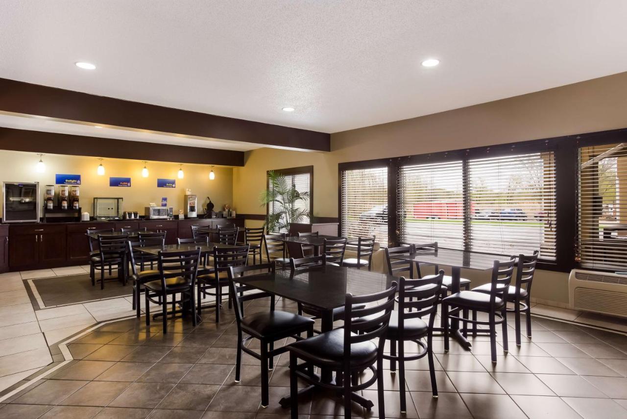 Best Western Crossroads Inn Schererville Bagian luar foto