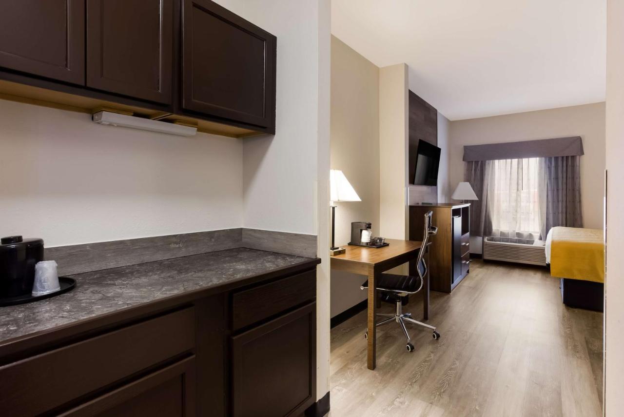 Best Western Crossroads Inn Schererville Bagian luar foto